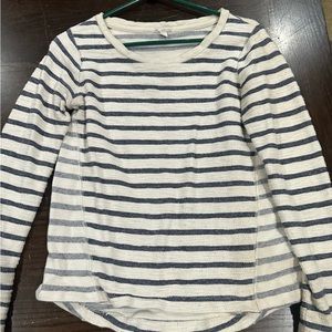Size small thick, long sleeve shirt. Could be worn as a sweater. Bought from Gap